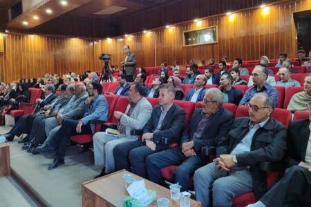 محفل ادبی «رحمت طلیعه‌سی» و رونمایی از کتاب «ابدیت سمفونوسو» در اردبیل برگزار شد